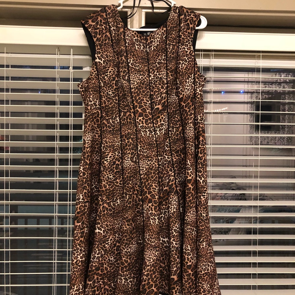 Leopard print Leslie Fay dress (form fitting)